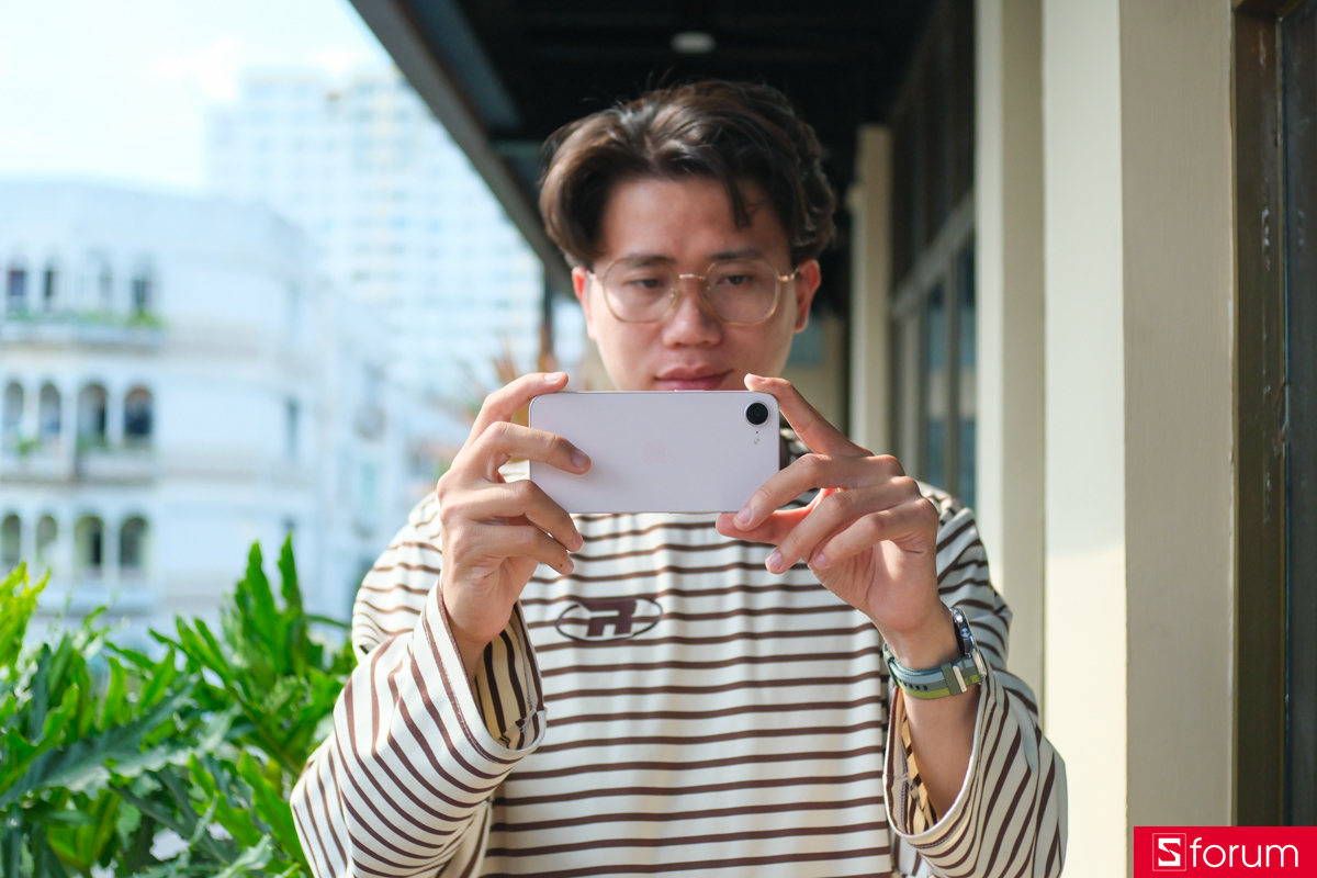 Trên tay iPhone 17e về camera