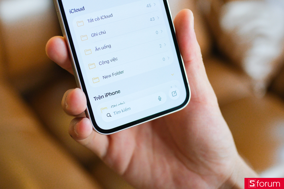 Trên tay iPhone 17e về màn hình và chất lượng hiển thị