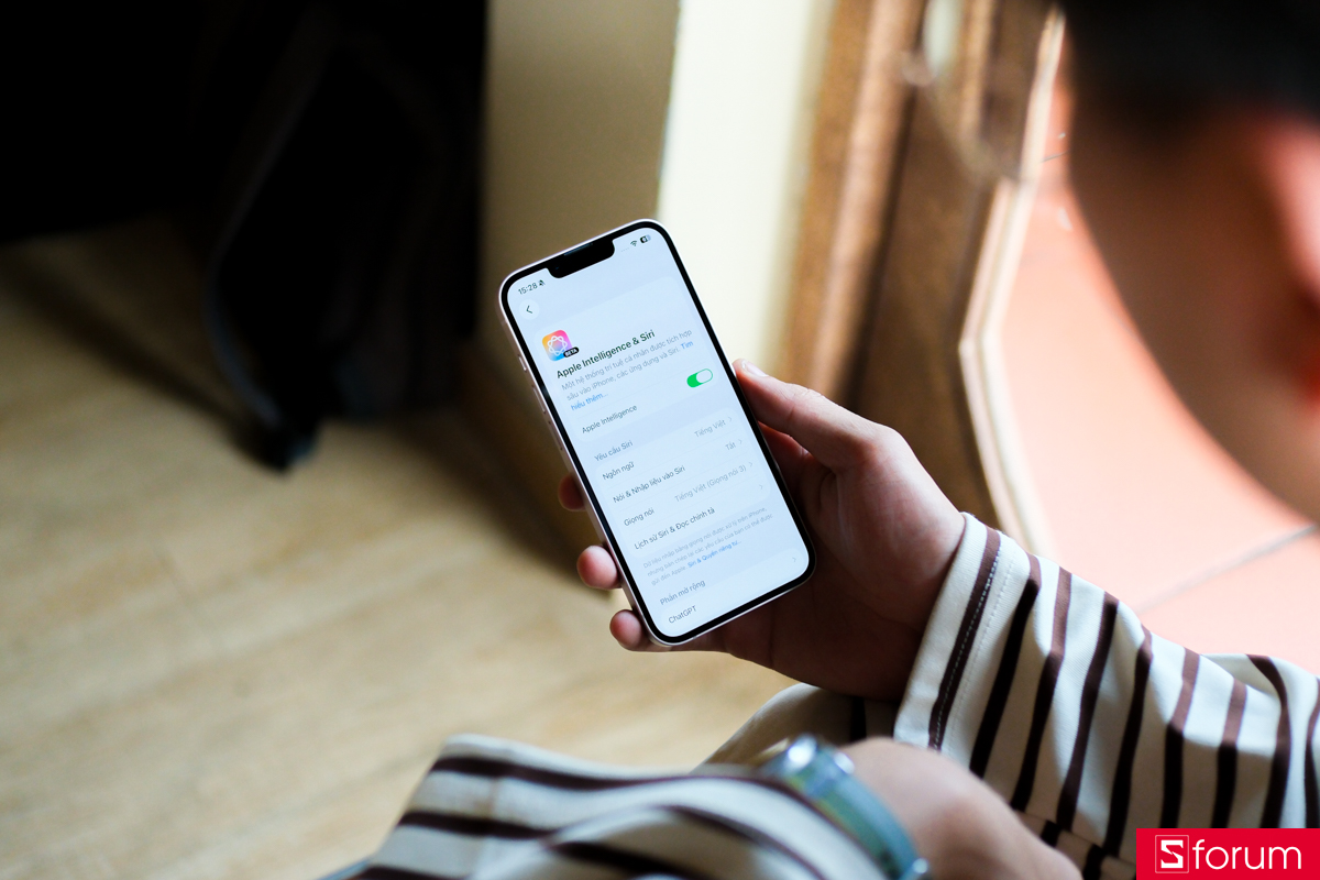 Trên tay iPhone 17e về hiệu năng và phần mềm