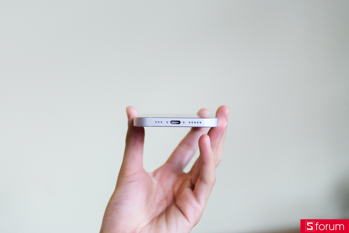 Trên tay iPhone 17e về phần thiết kế