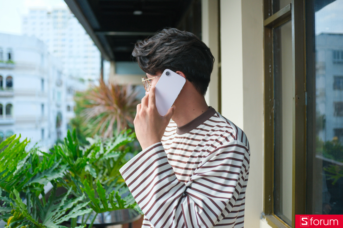 Trên tay iPhone 17e