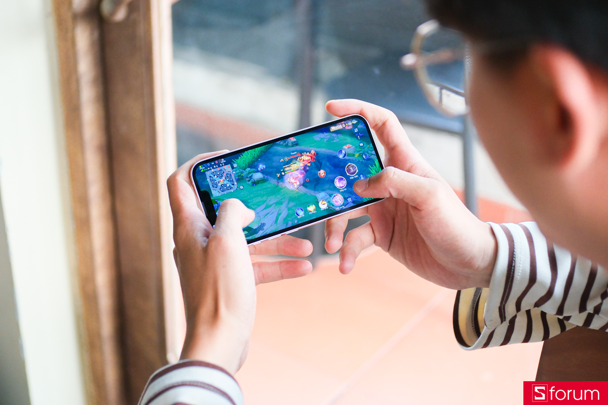 Trên tay iPhone 17e