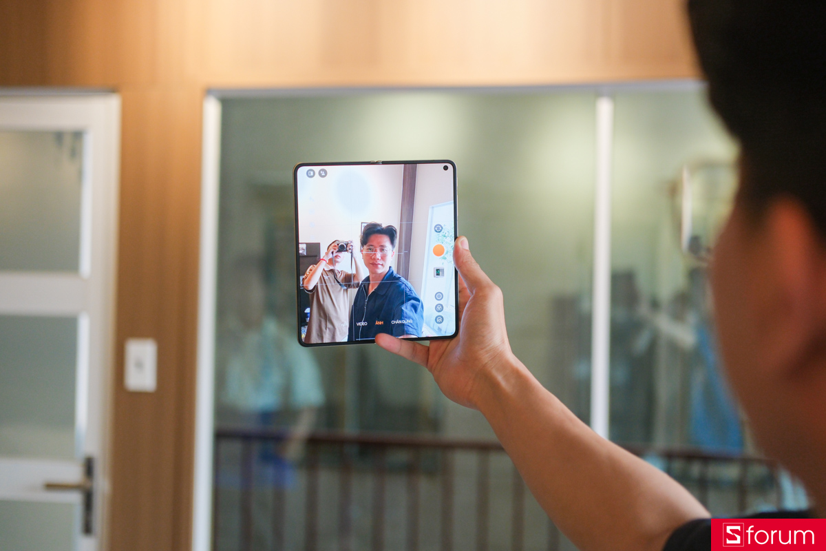 Trên tay và khám phá camera của OPPO Find N6