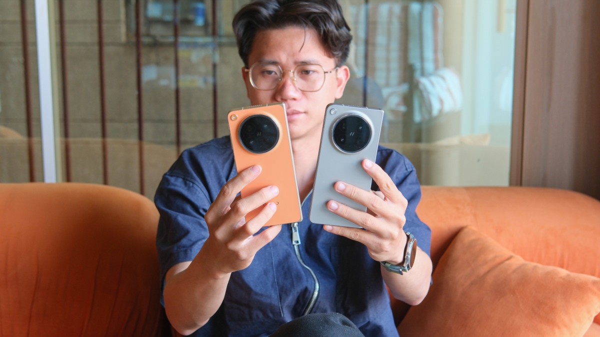 Mở hộp và trên tay chiếc điện thoại đắt nhất Việt Nam: Điện thoại gập với nếp gấp "tàng hình", hỗ trợ AI Pen