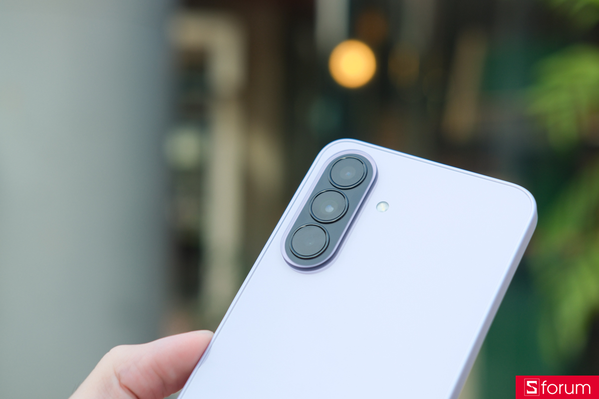 Trên tay và khám phá thiết kế của Samsung Galaxy A37 5G