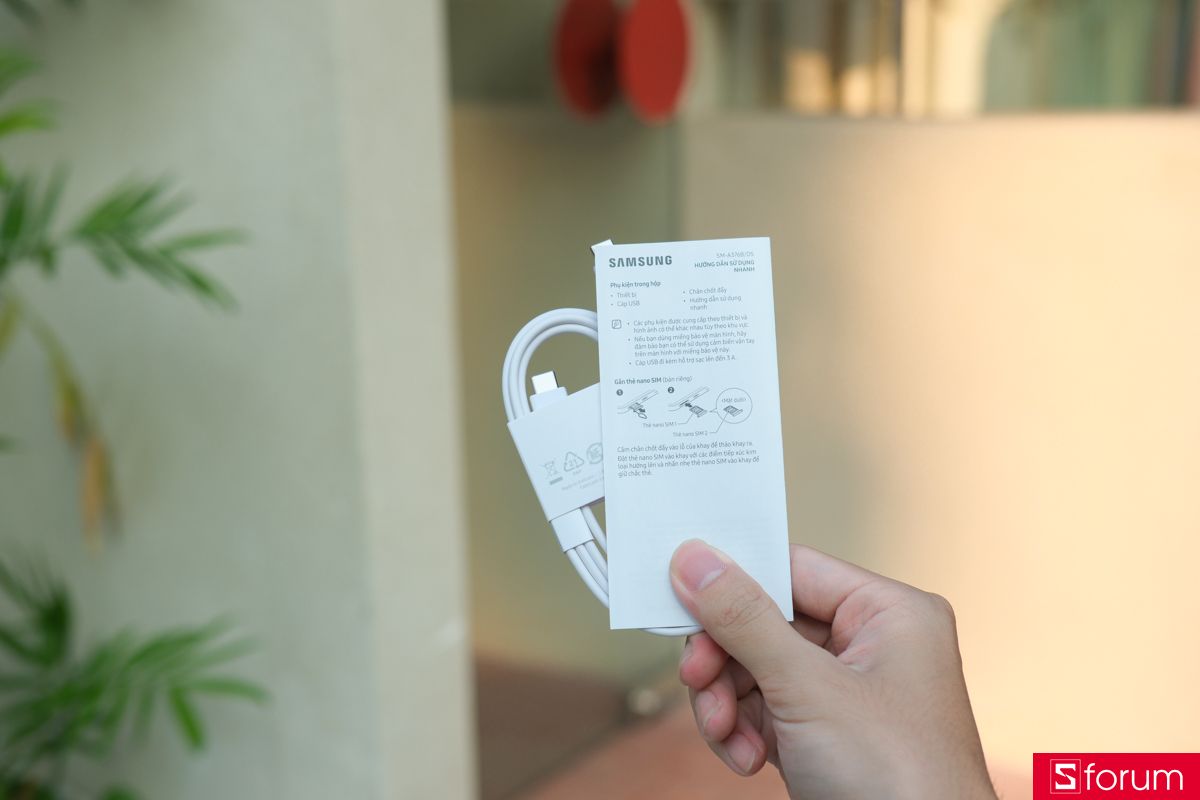 Trên tay và khám phá hộp đựng của Samsung Galaxy A37 5G