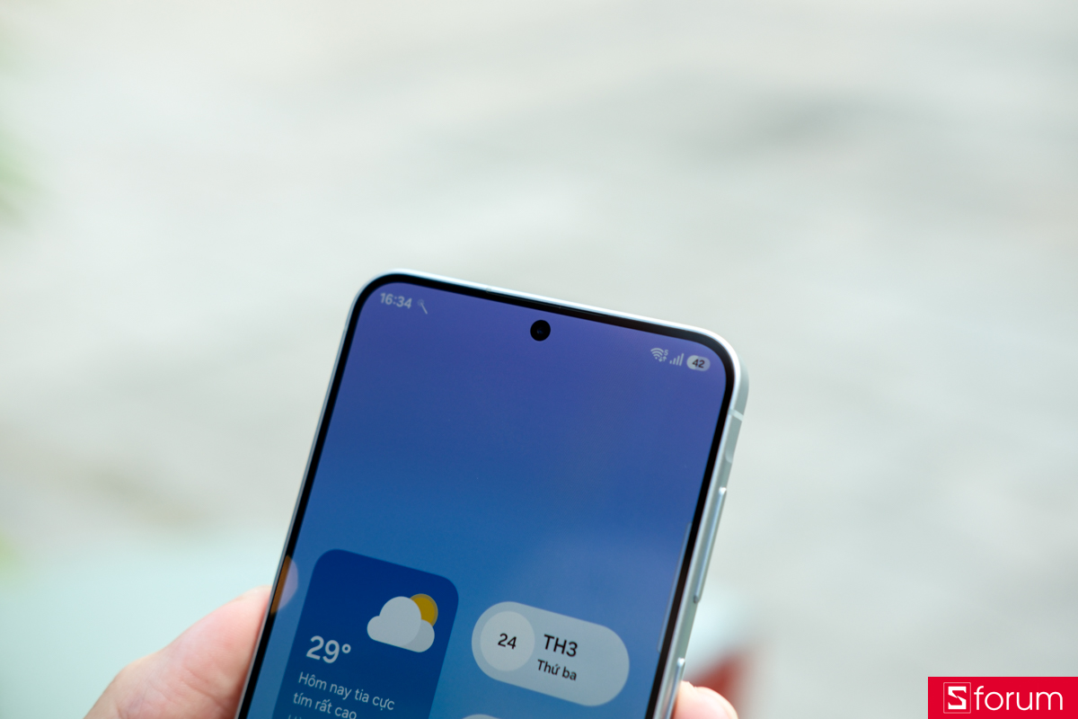 Trên tay và khám phá màn hình của Samsung Galaxy A57