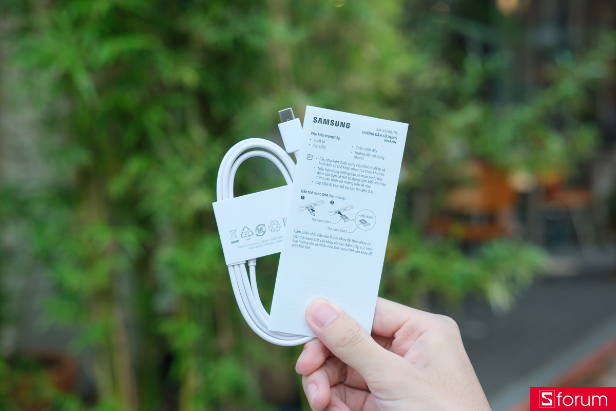 Trên tay và khám phá hộp đựng của Samsung Galaxy A57