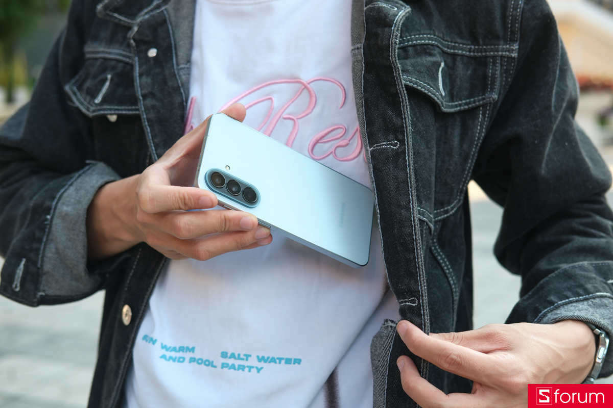 Trên tay Samsung Galaxy A57