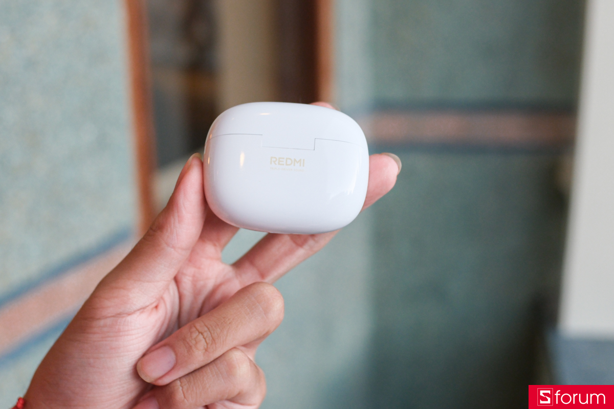 Trên tay Xiaomi REDMI Buds 8 Pro về phần thiết kế