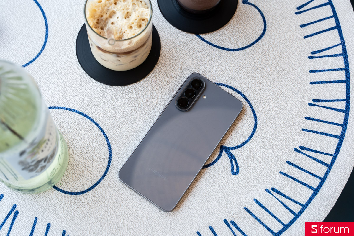 Đánh giá thiết kế của Samsung Galaxy A57 5G