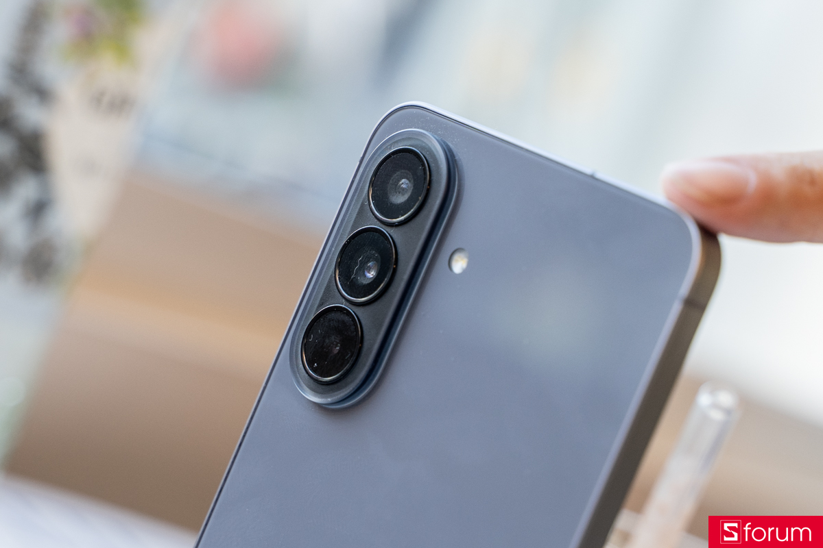 Đánh giá thiết kế của Samsung Galaxy A57 5G