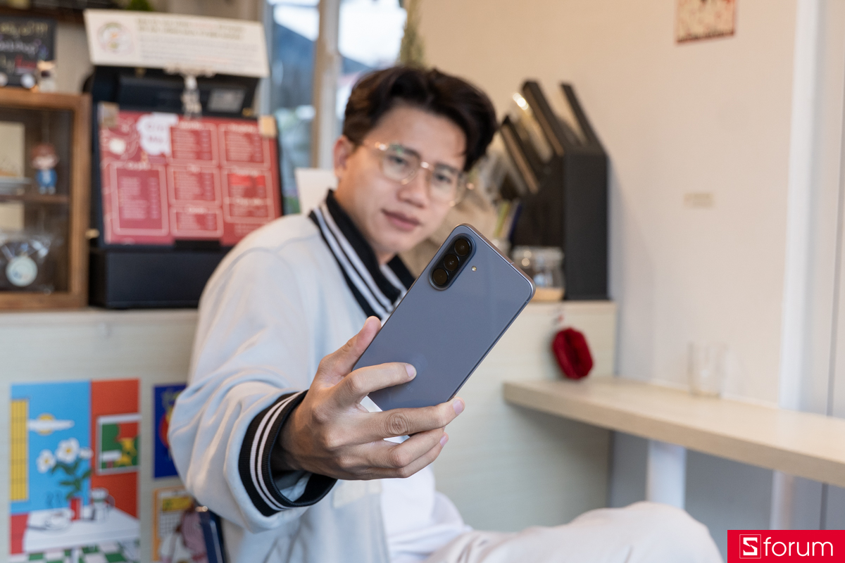 Đánh giá thiết kế của Samsung Galaxy A57 5G