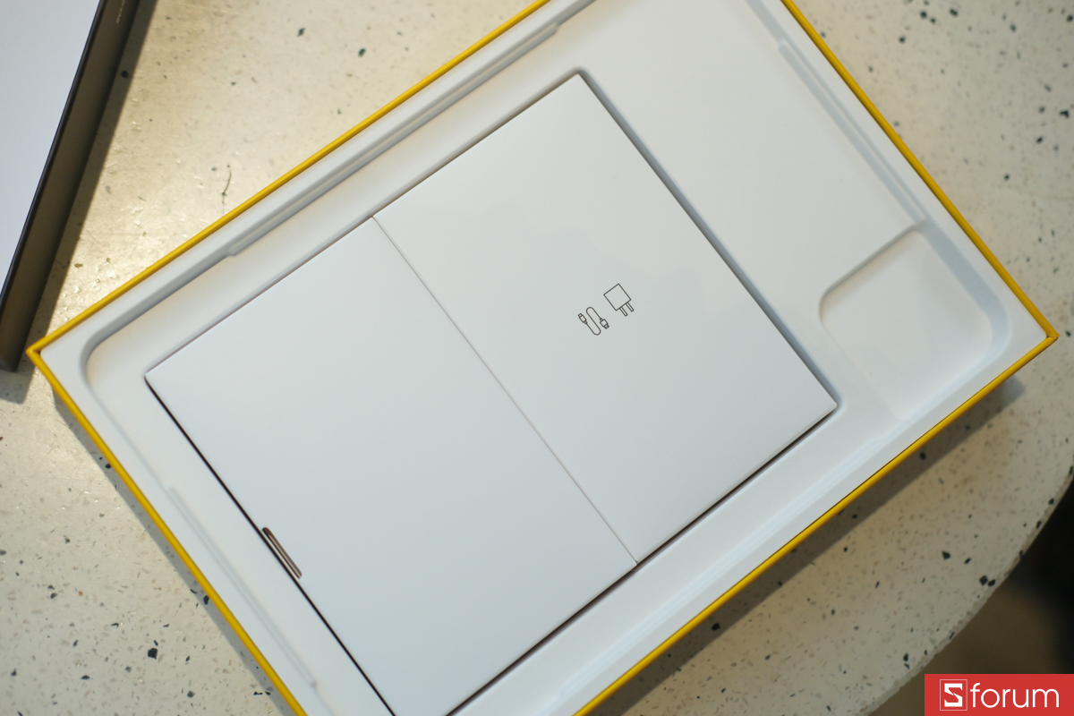 Trên tay hộp đựng của Xiaomi POCO Pad X1
