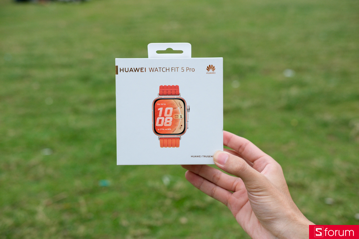Trên tay và khám phá hộp đựng của Huawei Watch Fit 5 Pro