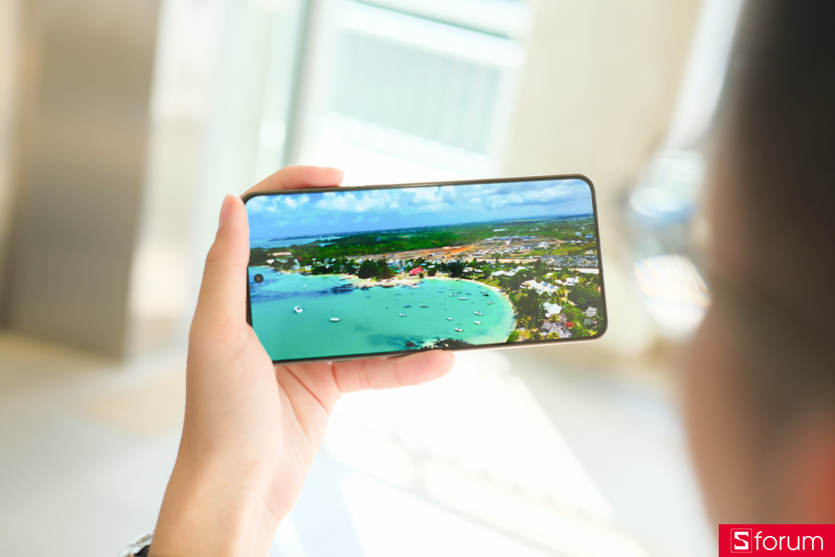 Trên tay và khám phá màn hình của OPPO Find X9 Ultra