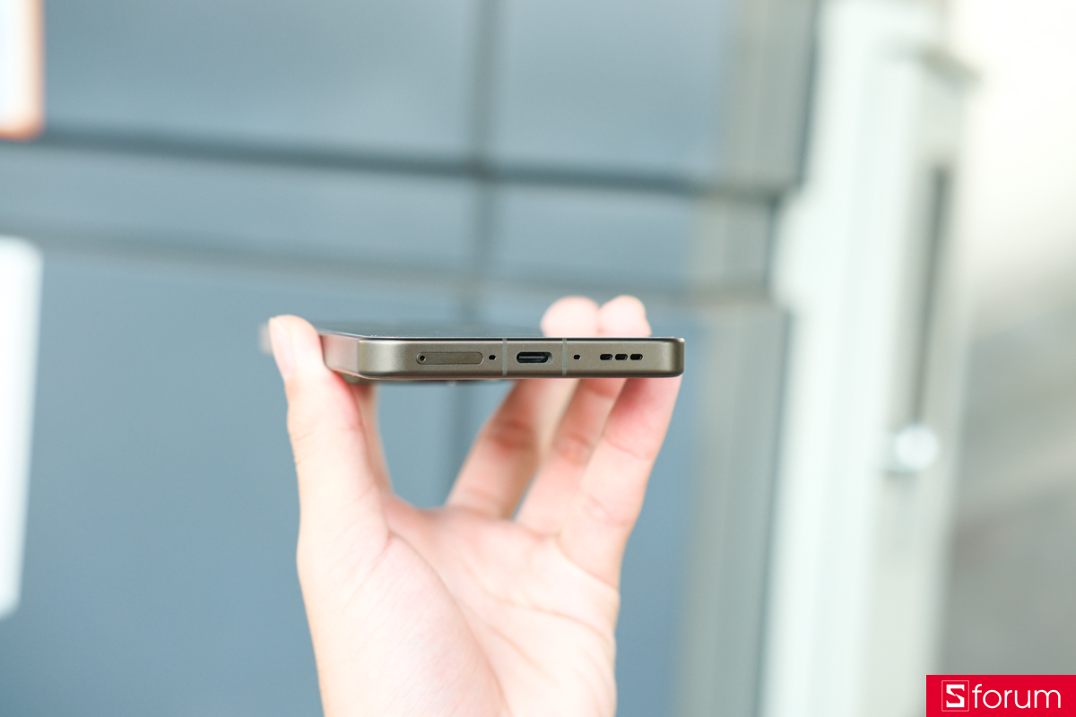 Trên tay và khám phá thiết kế của OPPO Find X9 Ultra