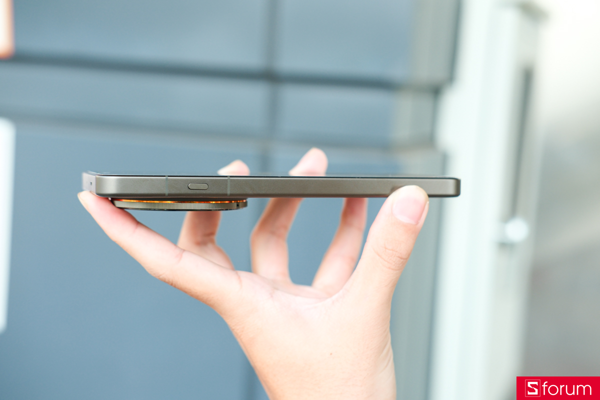 Trên tay và khám phá thiết kế của OPPO Find X9 Ultra