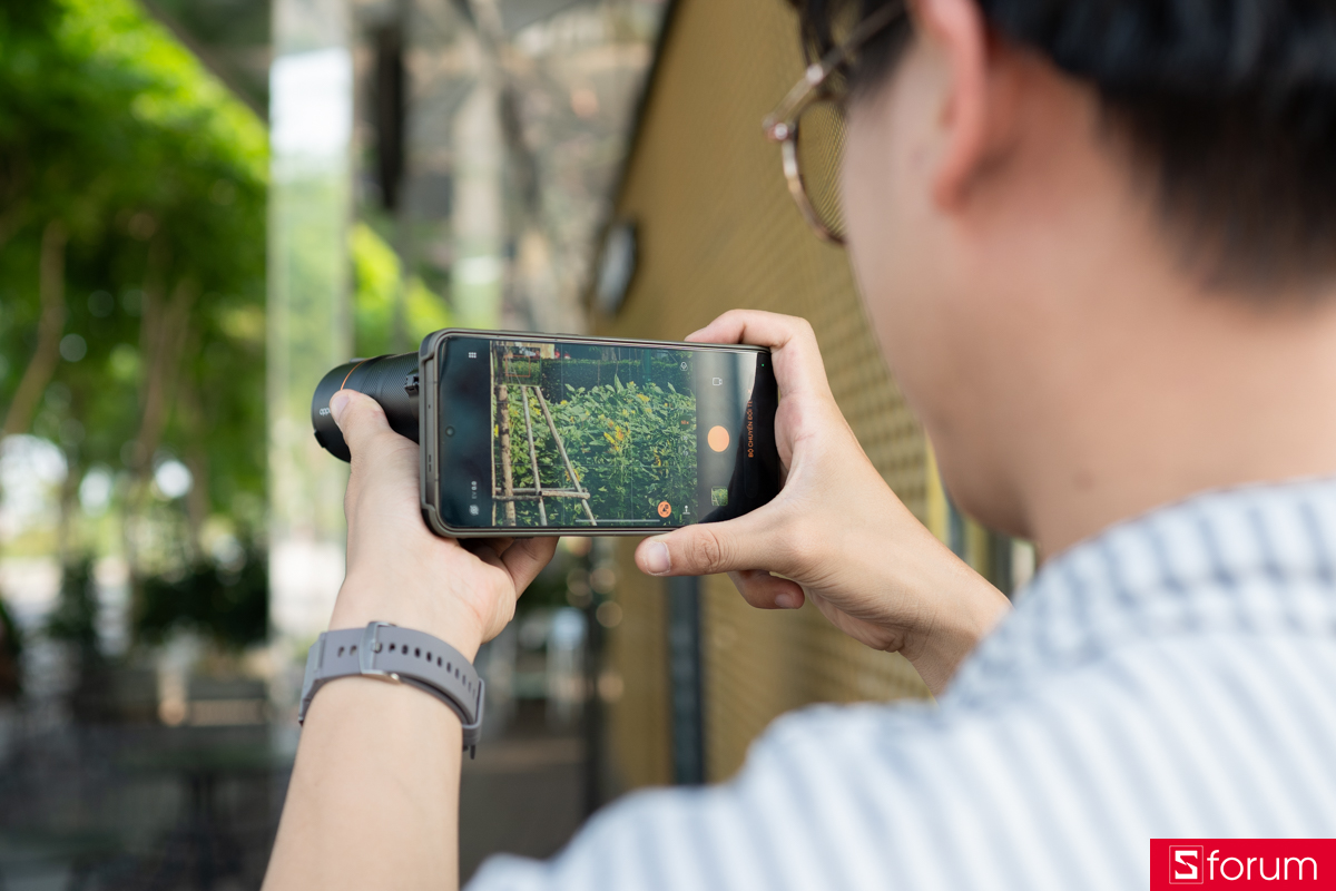Trên tay OPPO Find X9 Ultra Hasselblad Earth Explorer Kit