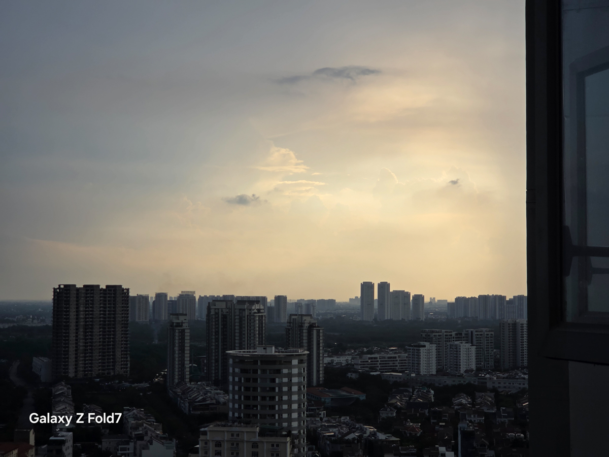 Đánh giá camera của Samsung Galaxy Z Fold7 sau 1 năm