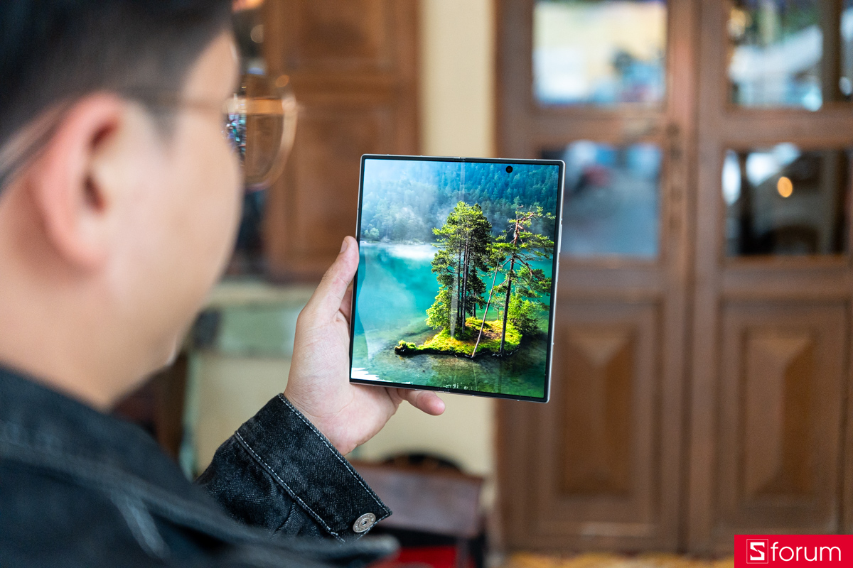 Đánh giá màn hình của Samsung Galaxy Z Fold7 sau 1 năm