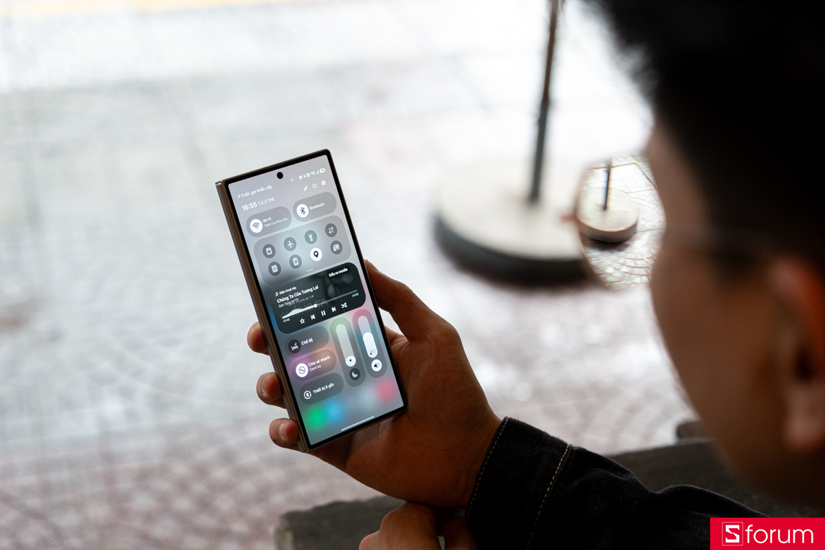 Đánh giá màn hình của Samsung Galaxy Z Fold7 sau 1 năm
