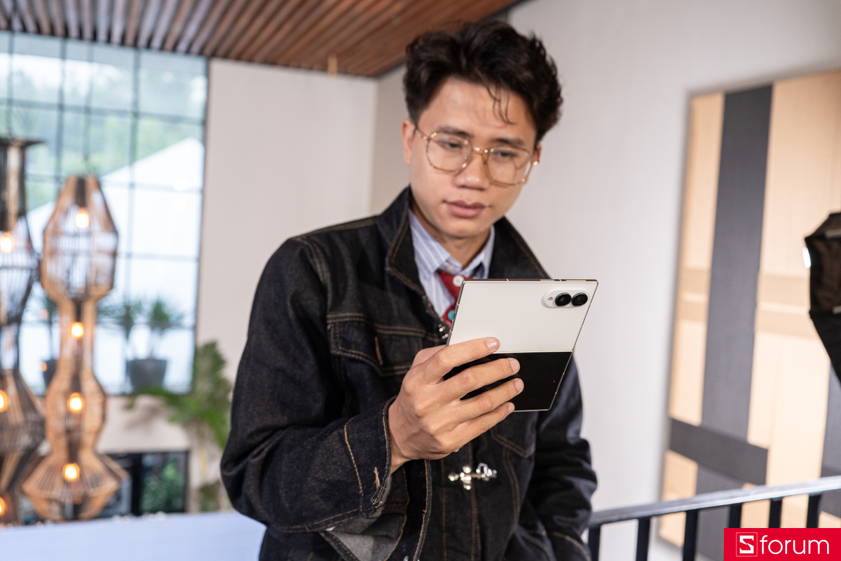 Đánh giá màn hình Samsung Galaxy Z Fold8