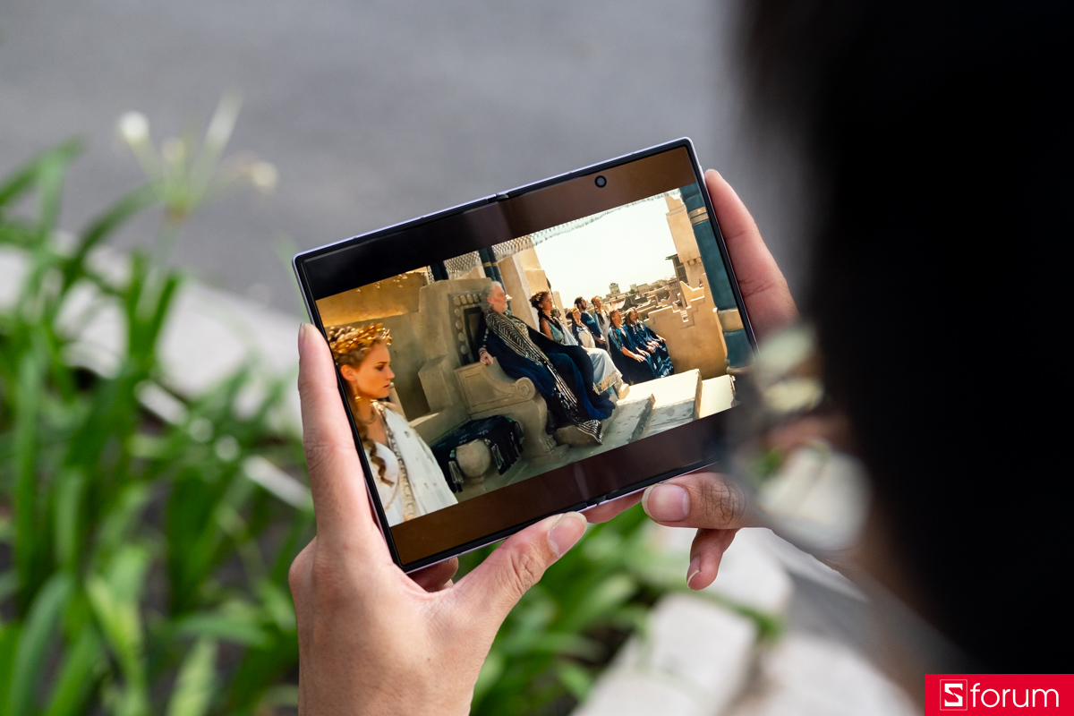 Đánh giá màn hình Samsung Galaxy Z Fold8
