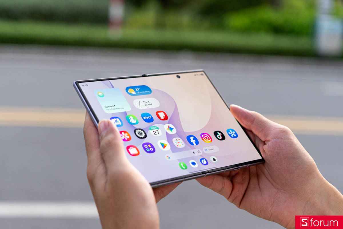 Đánh giá thiết kế Samsung Galaxy Z Fold8