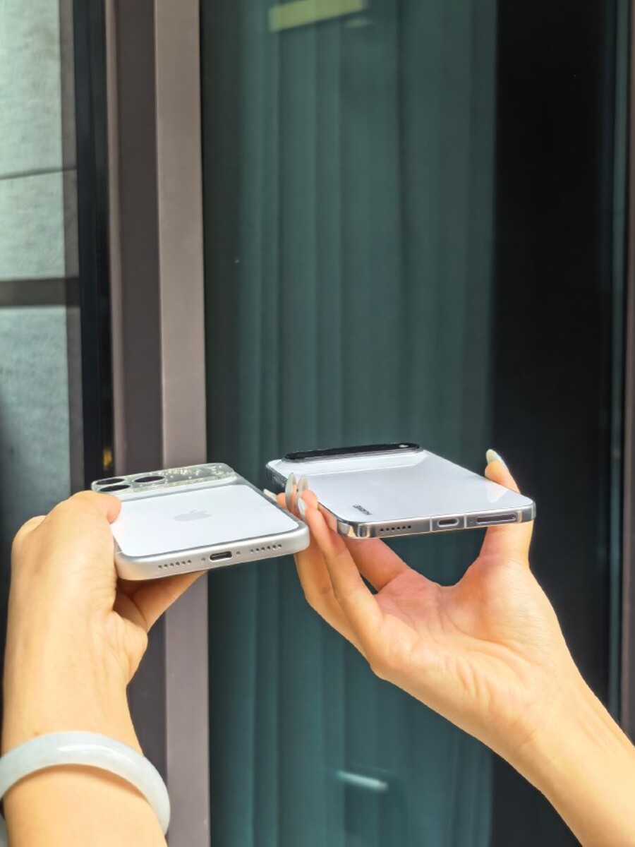 Cận cảnh dung lượng pin Huawei Pura X View
