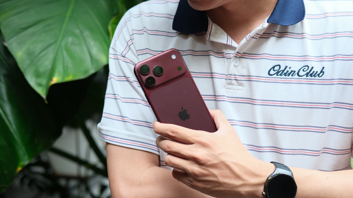 Mở hộp và trên tay iPhone 18 Pro Max Đỏ burgundy: Màu mới cầm lạ tay, camera nhiều tính năng mới!