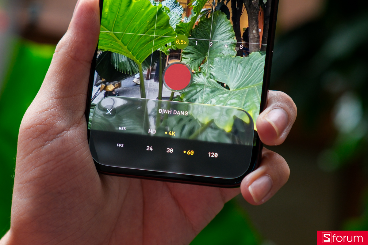 Trên tay iPhone 18 Pro Max
