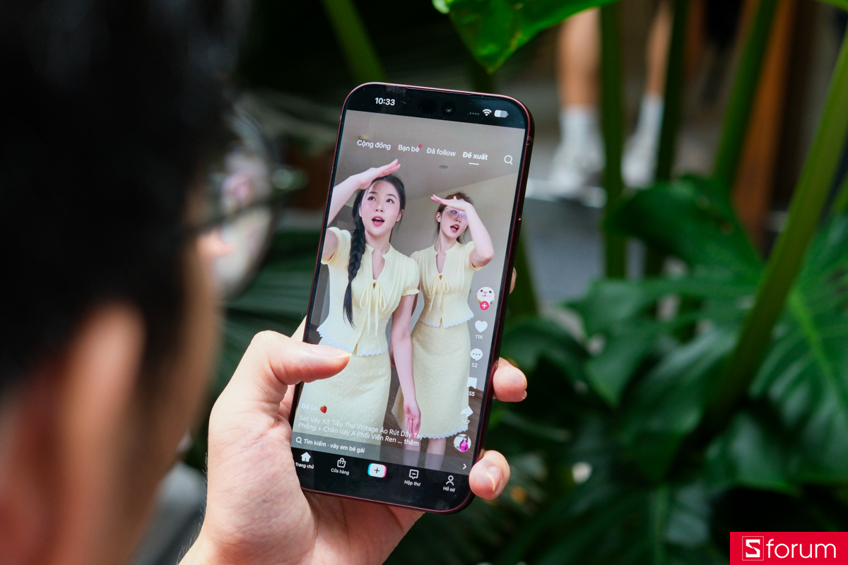 Trên tay iPhone 18 Pro Max
