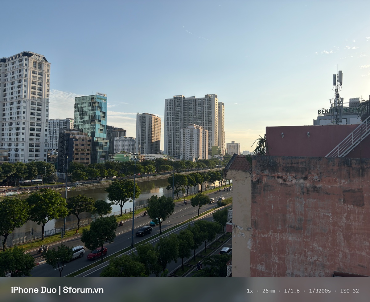 Đánh giá camera iPhone Duo trong điều kiện đủ sáng