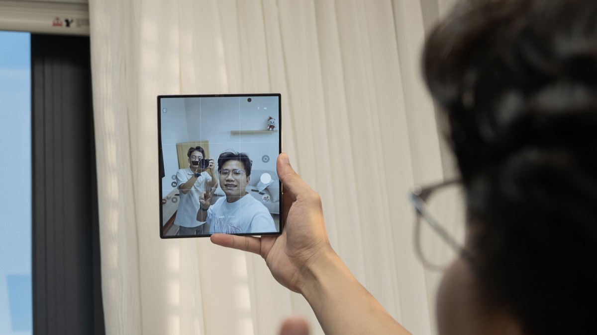 Đây là cách hoạt động và chất lượng thực tế của camera ẩn trong màn hình của Samsung