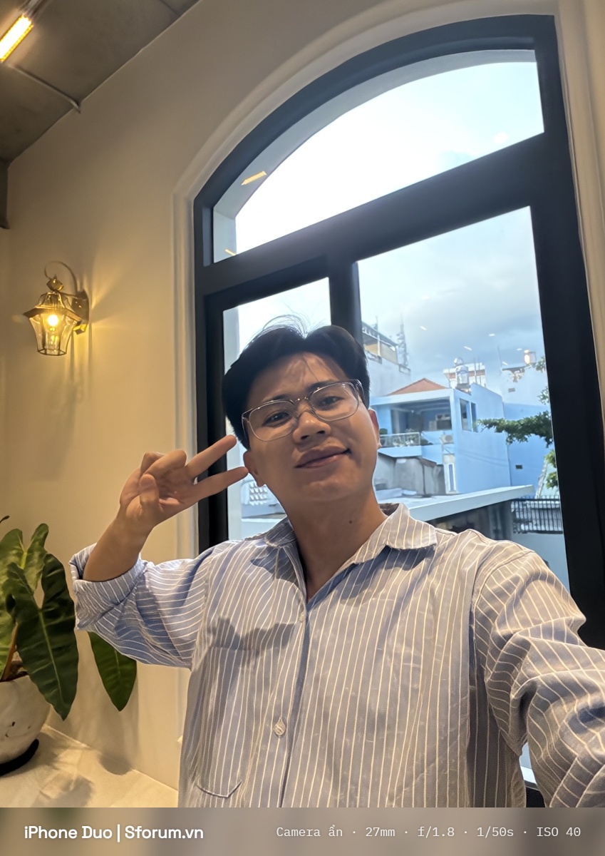 Trải nghiệm camera ẩn trên iPhone Duo