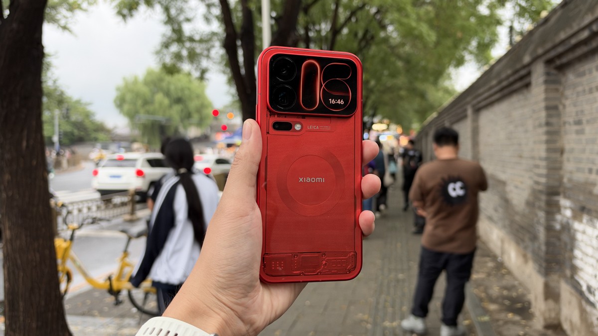 Trải nghiệm 18 Pro Max của Xiaomi: Camera kép 200MP, màn hình phụ sáng tạo, hóng ngày về chính hãng!