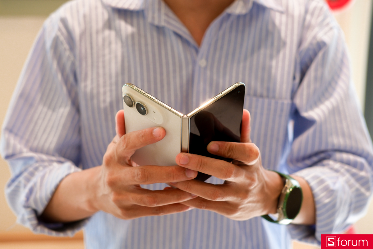 Trên tay thiết kế iPhone Duo