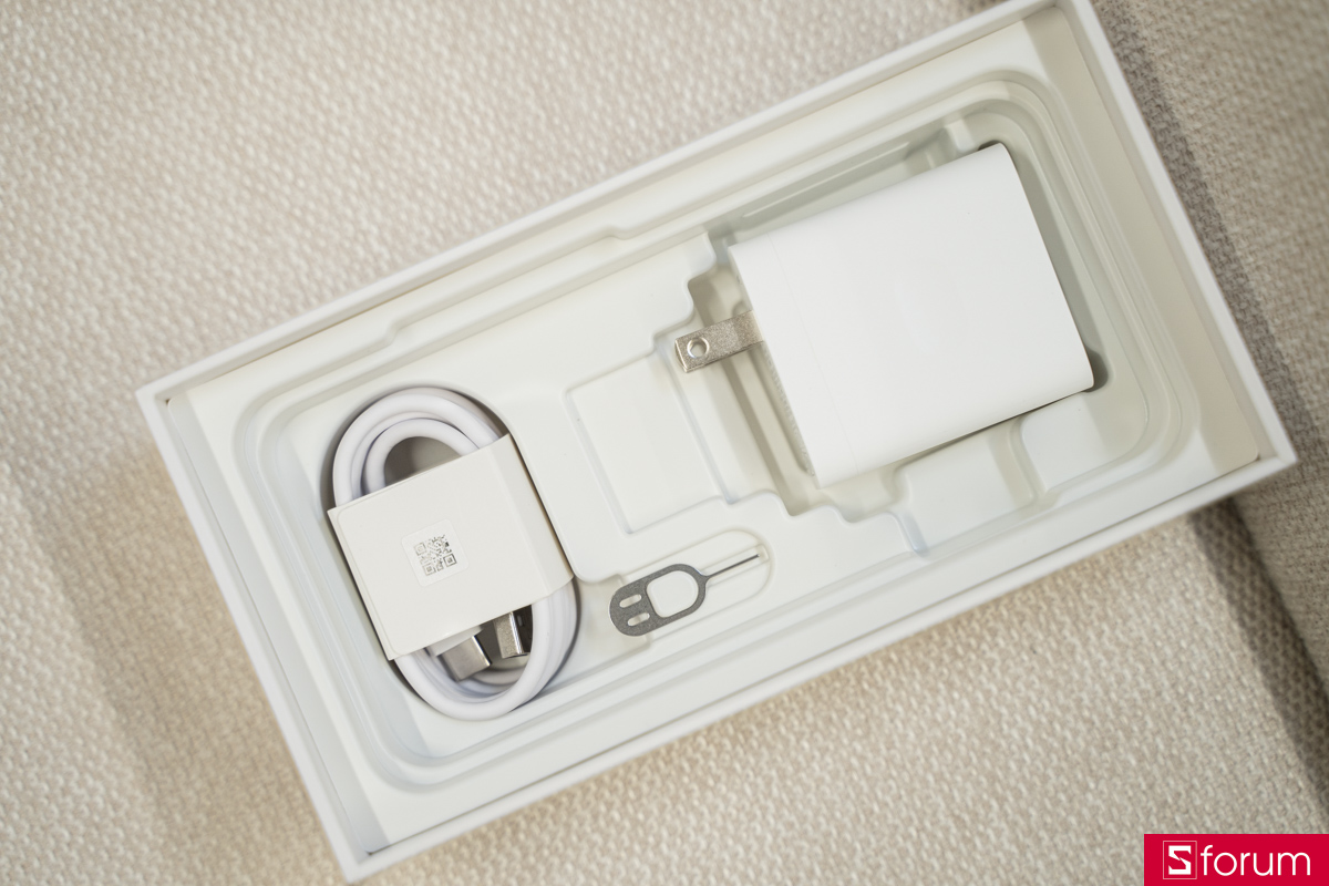 Trên tay và mở hộp OPPO A7 Pro 5G