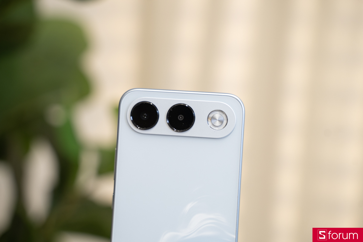 Trên tay và trải nghiệm thiết kế OPPO A7 Pro 5G