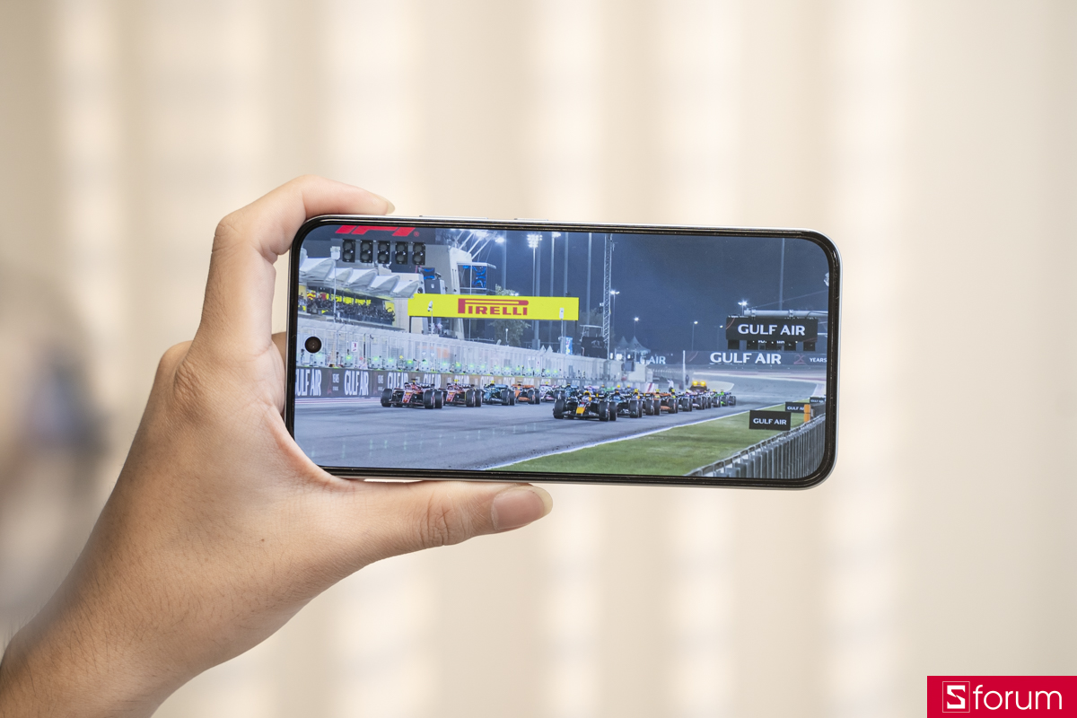 Trên tay và trải nghiệm màn hình OPPO A7 Pro 5G