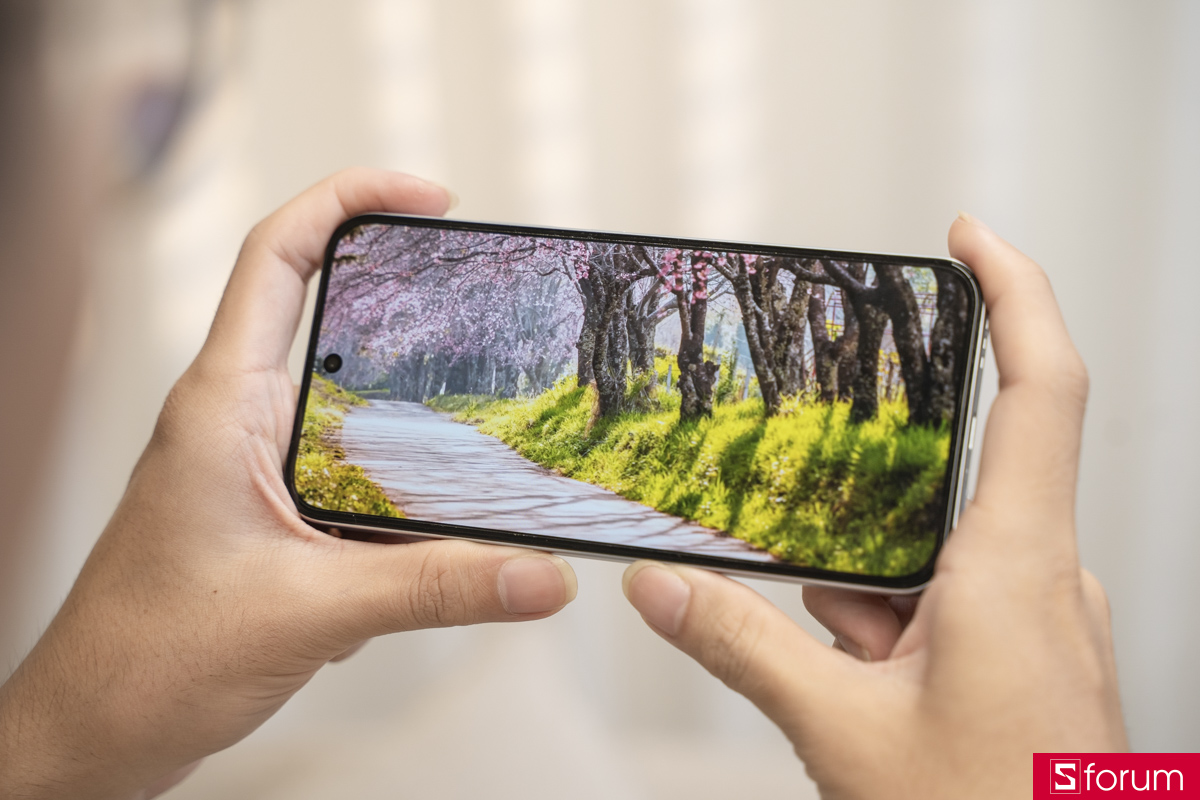 Trên tay và trải nghiệm màn hình OPPO A7 Pro 5G