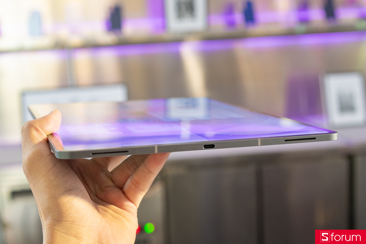 Trên tay và cảm nhận thiết kế của Samsung Galaxy Tab S12 Ultra