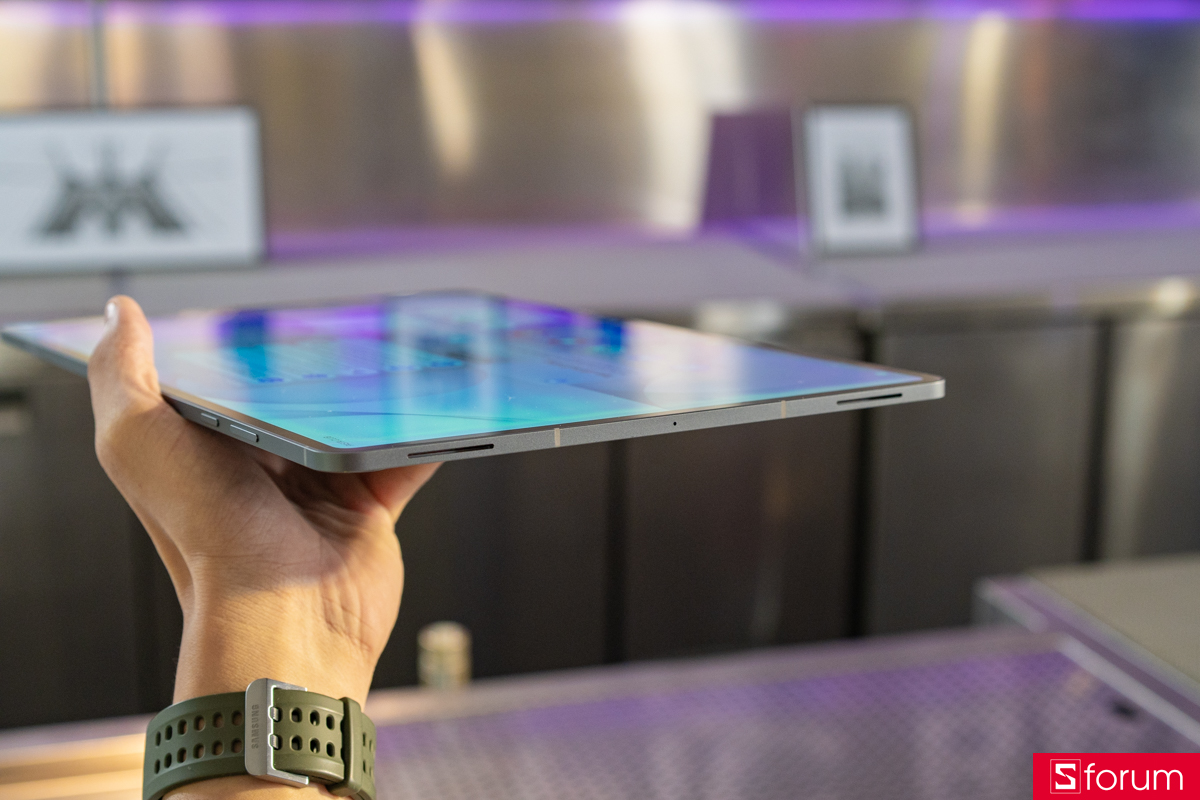 Trên tay và cảm nhận thiết kế của Samsung Galaxy Tab S12 Ultra