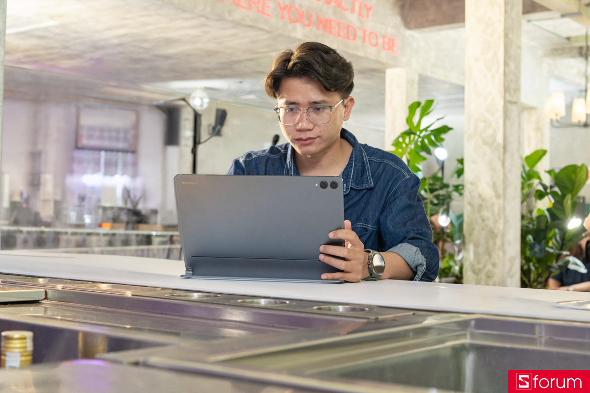 Trên tay Samsung Galaxy Tab S12 Ultra