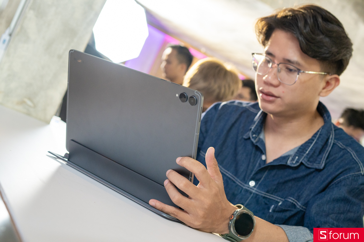 Trên tay Samsung Galaxy Tab S12 Ultra