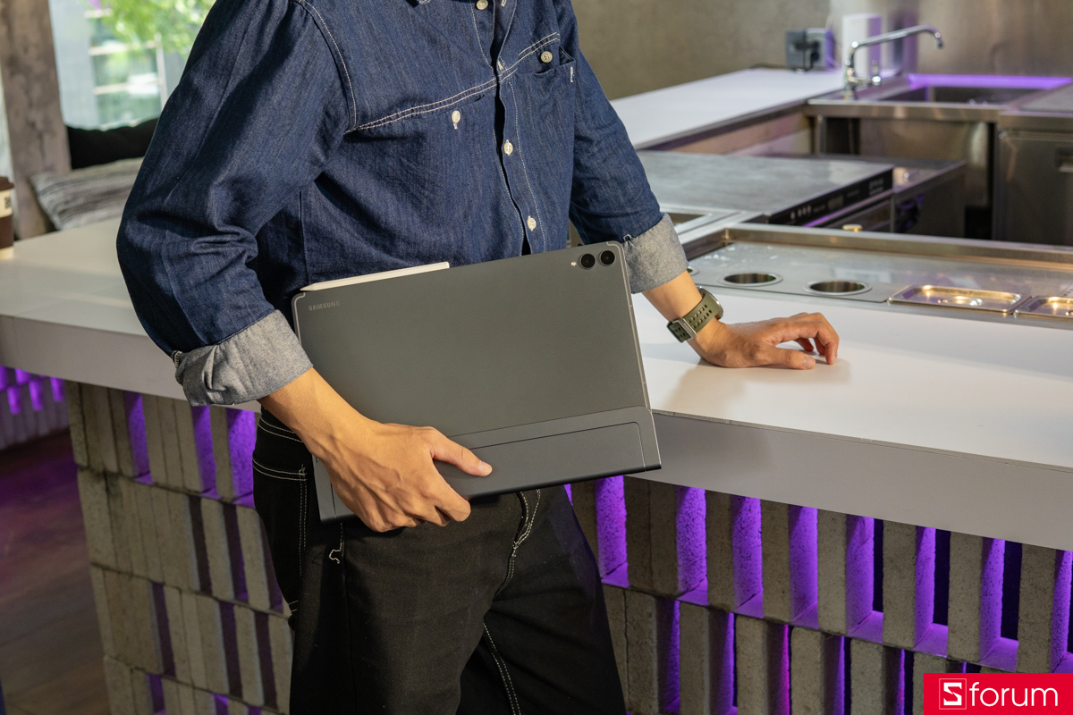 Trên tay Samsung Galaxy Tab S12 Ultra