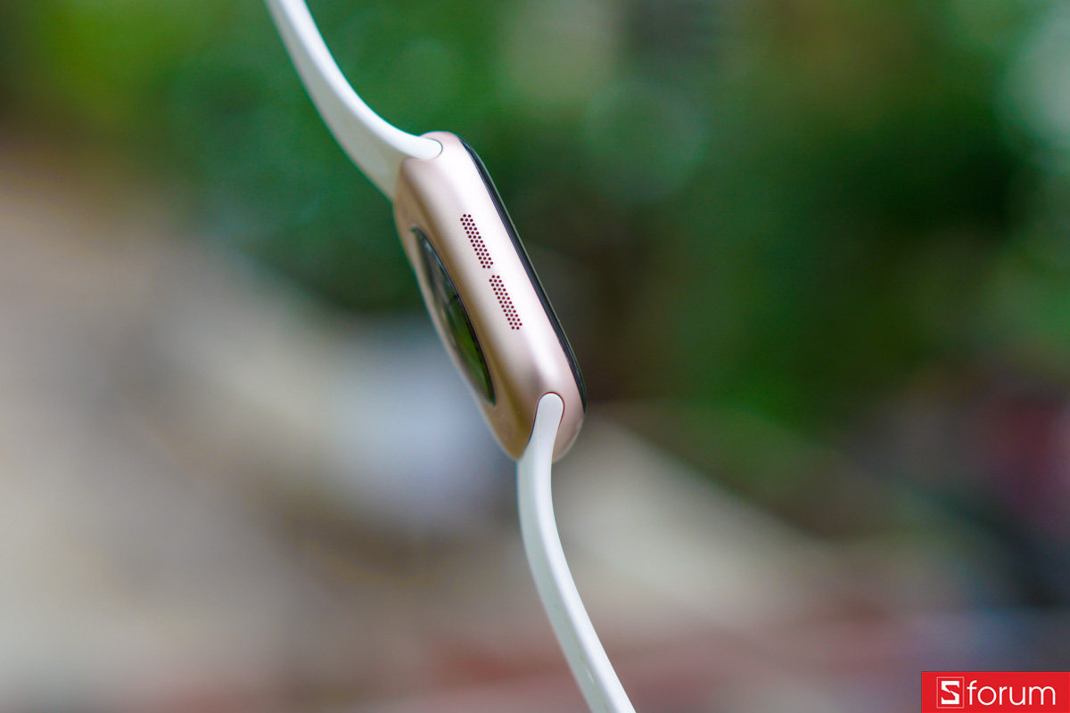 cạnh bên của Apple Watch Series 11