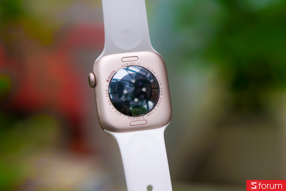 mặt sau của Apple Watch Series 11