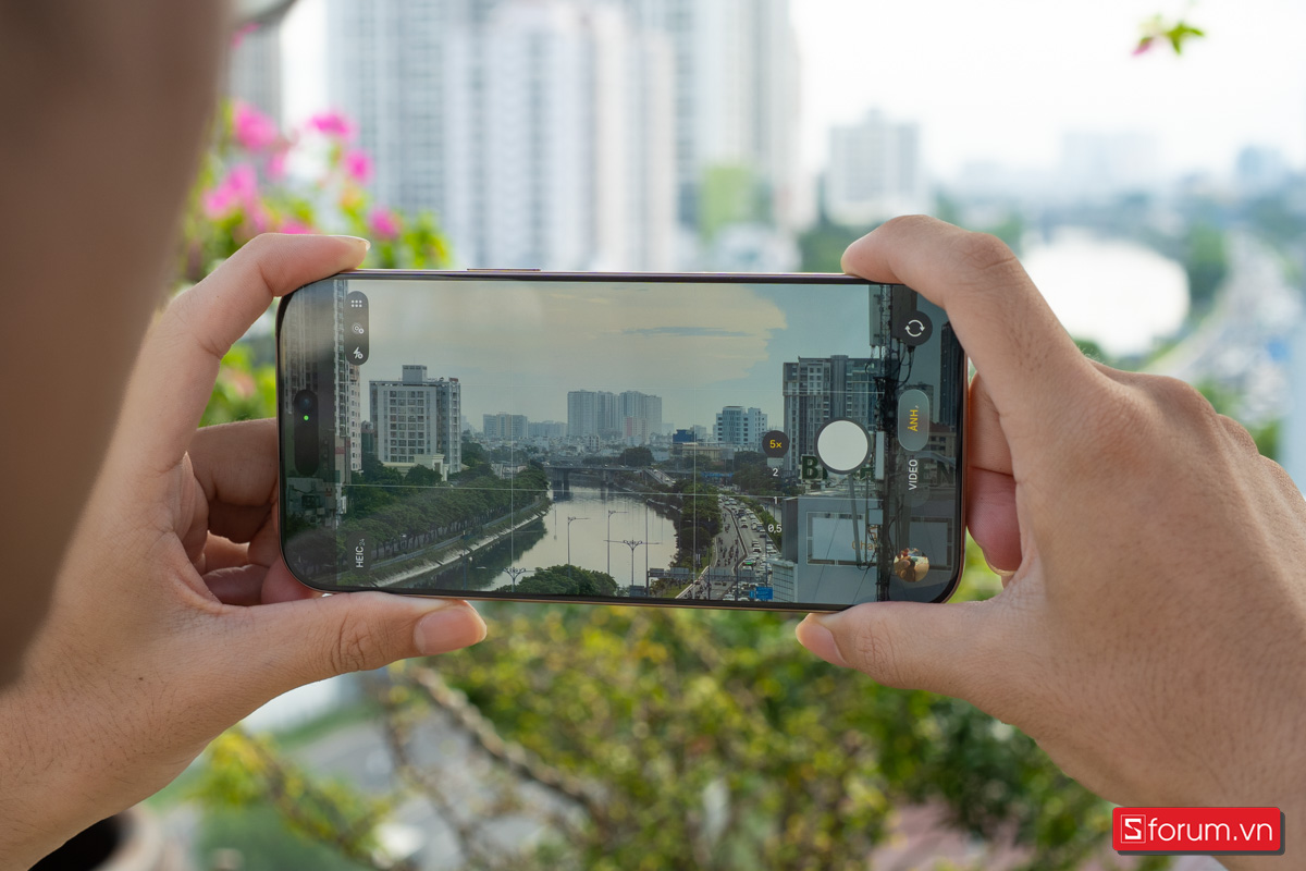 iPhone 16 Pro Max cho khả năng chụp hình rất tốt